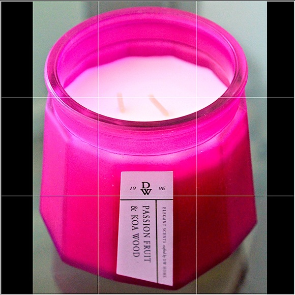 DW HOME CANDLE PASSION FRUIT & KOA WOOD 2 WICK PINK FOG GLASS 13 Oz - Picture 2 of 3